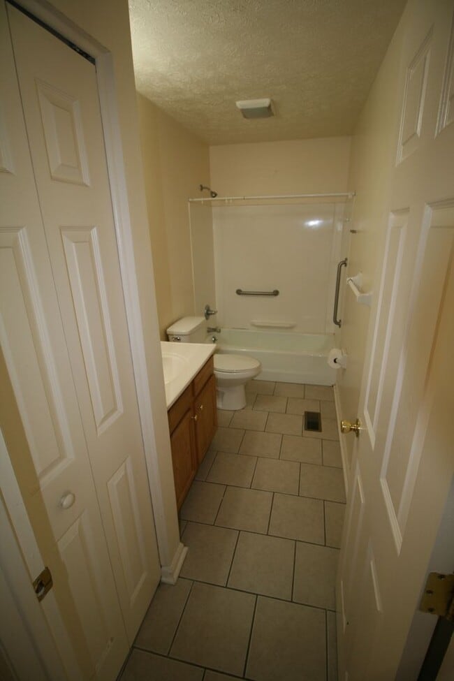 Photo - Welcome to East Hills      260218