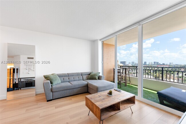 3232 Coral Wy Unit 1507