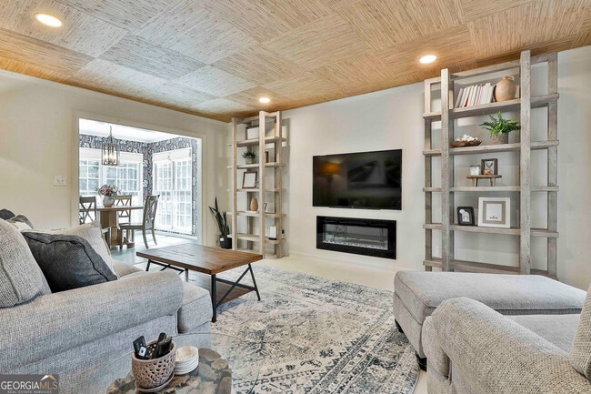 Photo - 245 Woodsong Dr