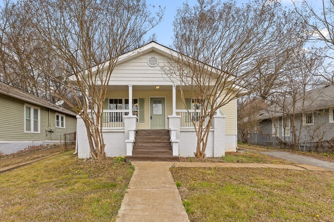 Building Photo - 419 W Bell Ave