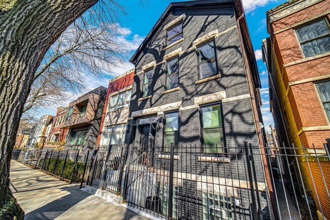 Photo - 1817 N Honore St Apartment Unit 1F