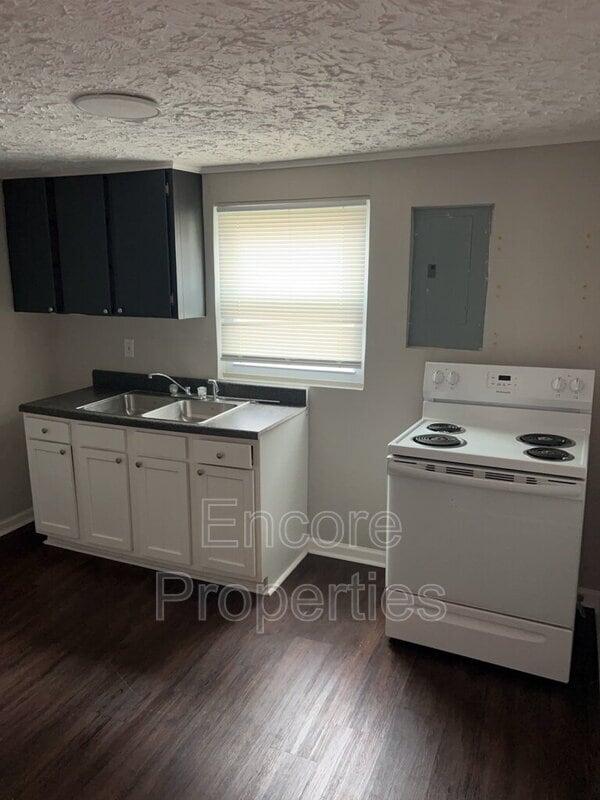 Photo - 535 Harper Rd