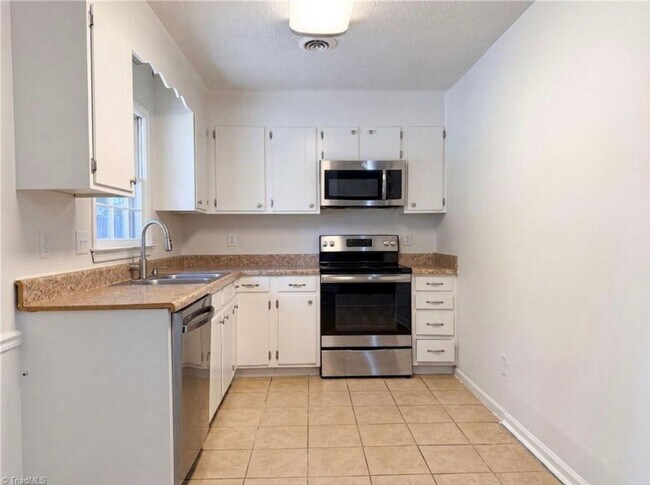Photo - 4708 Chaucer Dr
