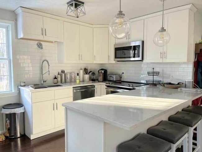 Photo - **WINTER RENTAL** Ready For Move In Now!