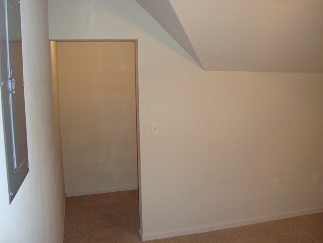 Bedroom 1 closet - 1016 9th St S Unit 1016