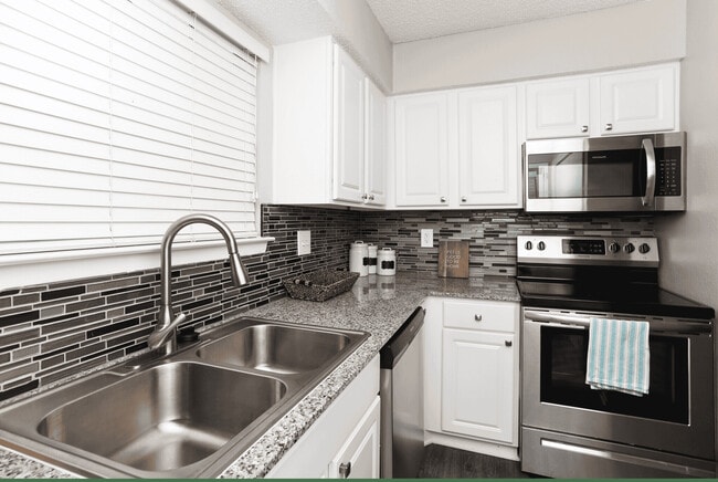 Photo - Creekside Village Apartments