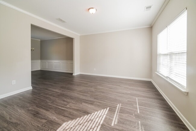 Photo - 643 Fieldcrest Dr