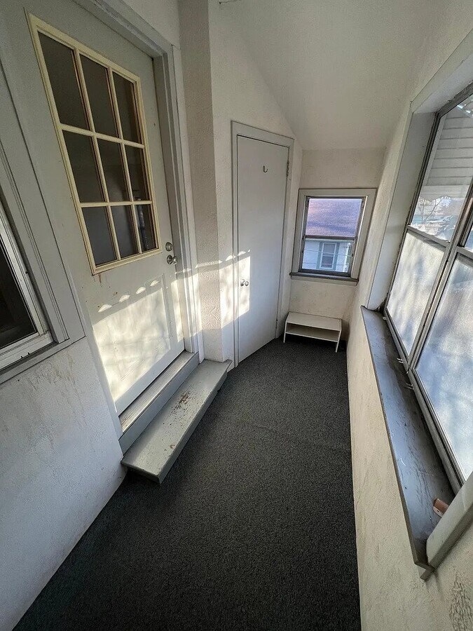 Photo - 2424 5th St NE