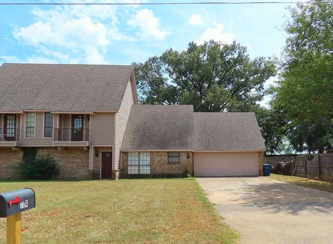 Photo - Remodeled in 2024! Gorgeous 3 Bdrm., 2 Bath Duplex in Whitehouse ISD!