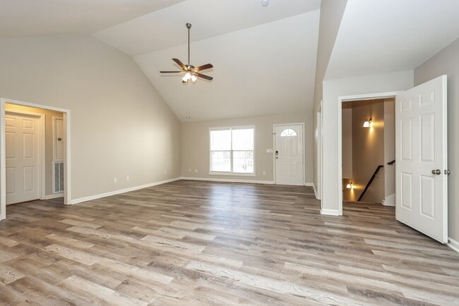 Photo - 2920 Bragg Ct