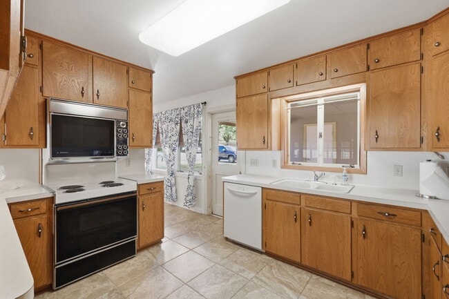 Photo - 512 Helena St