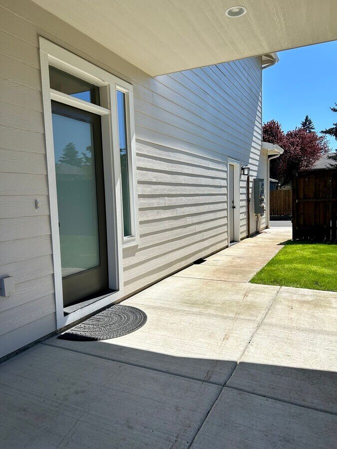 Photo - Wonderful Two Bedroom Unit in Lakeshore Ne...