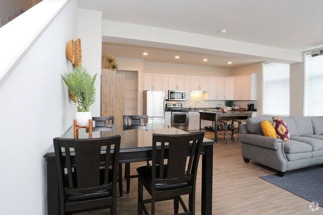 2BR, 2.5BA - Manseau Flats