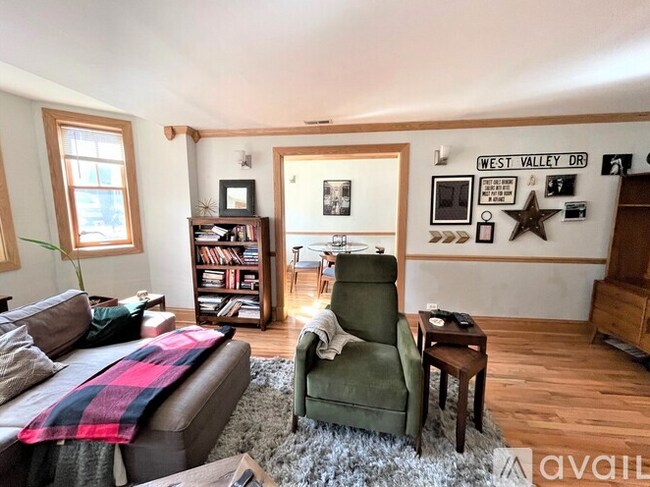 Photo - 1354 W Carmen Ave Unit 1