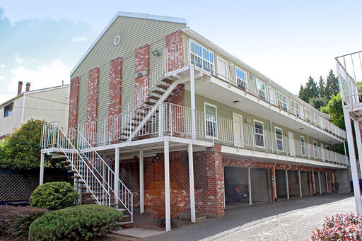 Building Photo - 3803-3805-3805 SE Cesar Estrada Chavez Blvd Unit 3803 - 03 Rental