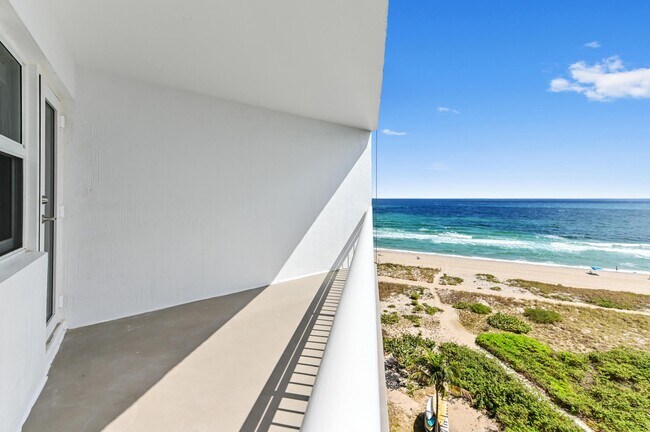 Building Photo - 710 N Ocean Blvd Unit 710