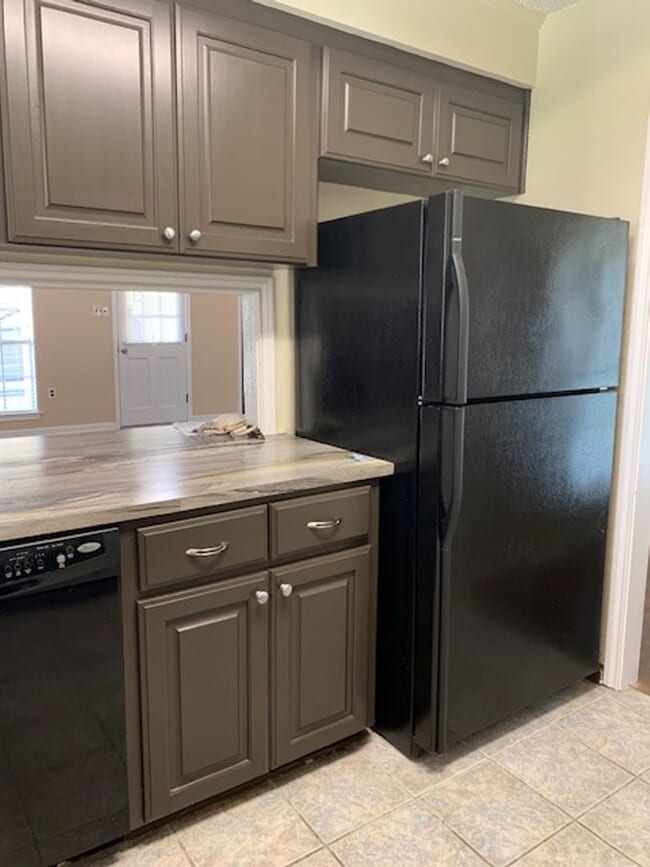 Photo - 40111 La Rochelle Rd