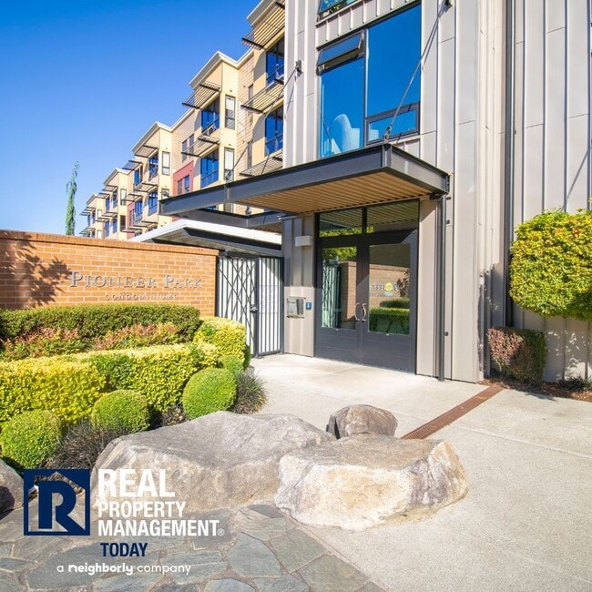 Building Photo - Fully Furnished Pioneer Park Condo!