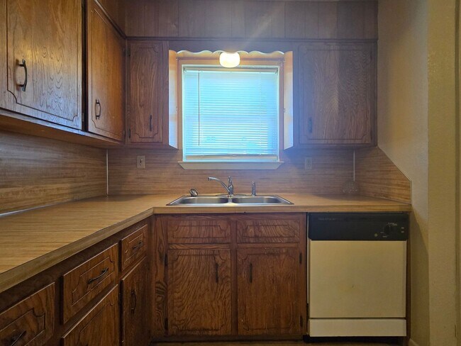 Photo - COMING SOON! Unidad 3702 Hereford Lane - D