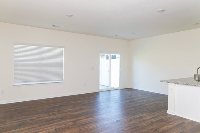 3775 Wyatt Wy