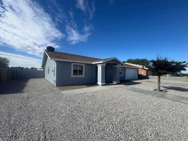 Photo - "Newly Renovated 4-Bedroom, 2 Bathroom Home in Yuma!"