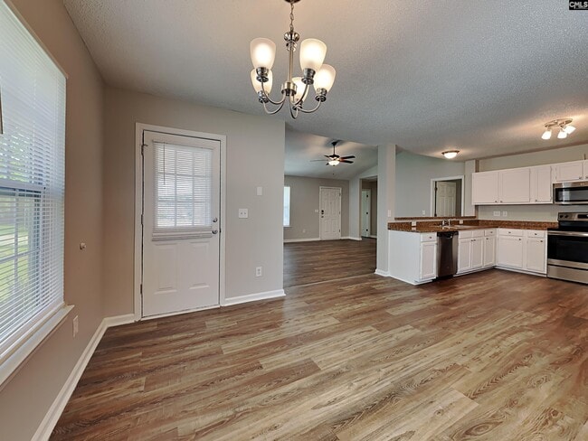38 Coachmen Ct