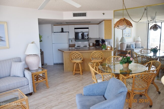 Photo - 3023 S Atlantic Ave Unidad 406