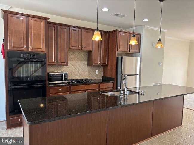 Photo - 21755 Harroun Terrace