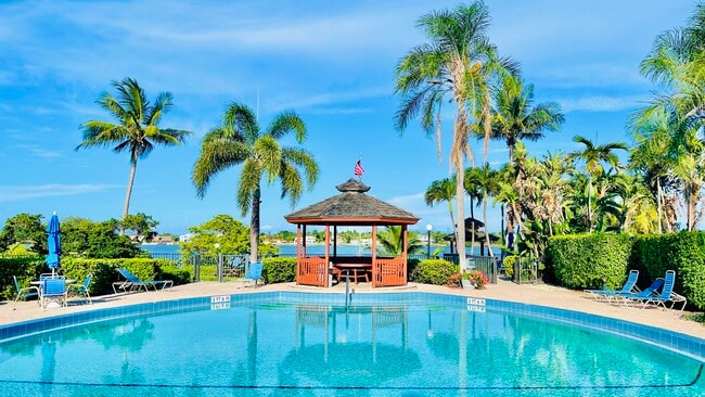 Photo - 107 Half Moon Cir Unit A3