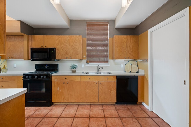 Photo - 112 Forest Hls