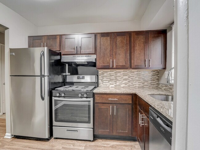 22-Ridgewater Ct Bldg 329 -009 - Gatewater Apartments