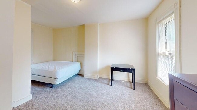 Photo - 319 Catherine St