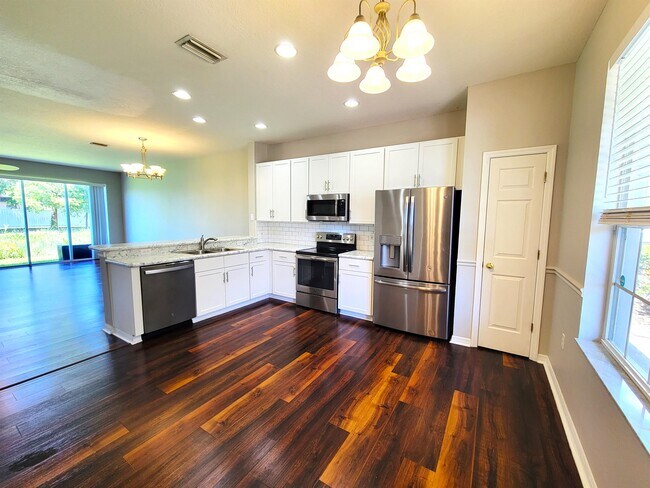 Photo - 8877 Christie Dr