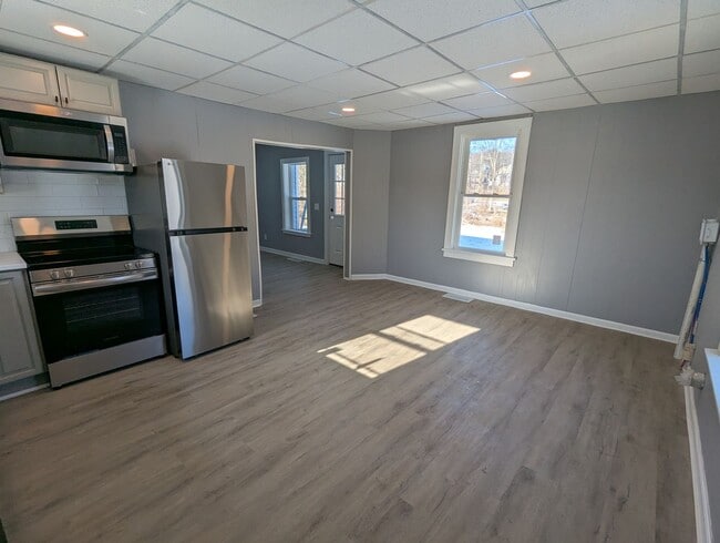 Building Photo - 15 Main St Unit 1 Rear Rental