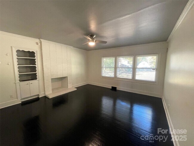 Photo - 5311 Princess St