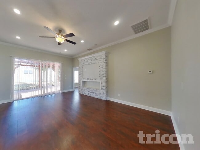 Photo - 15206 Markham Dr