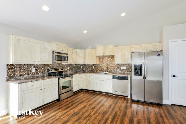 Photo - 124 Intrepid Ave