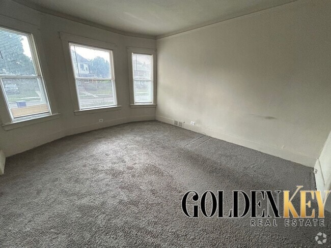 Building Photo - 4609 Vancouver St Unit 4609 Vancouver St - lower Rental