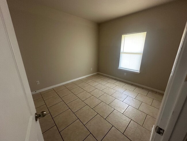 Photo - 4304 Ivory Ln Unit 4304 Ivory Ln  B