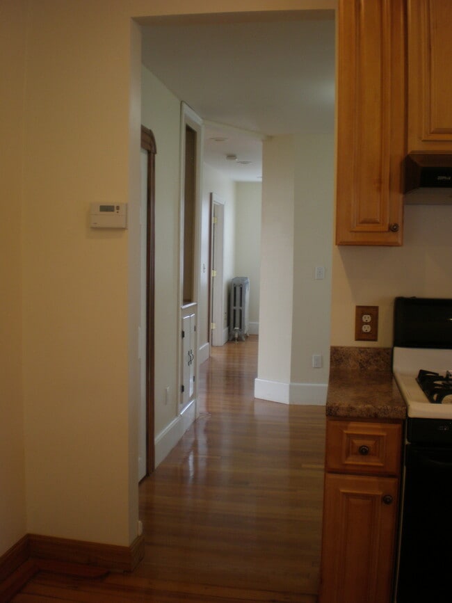 kitchen - 351 Essex St Unit 2