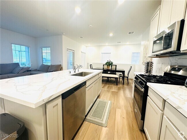 Building Photo - 600 Carriage Hill Dr Unit 2035 Rental