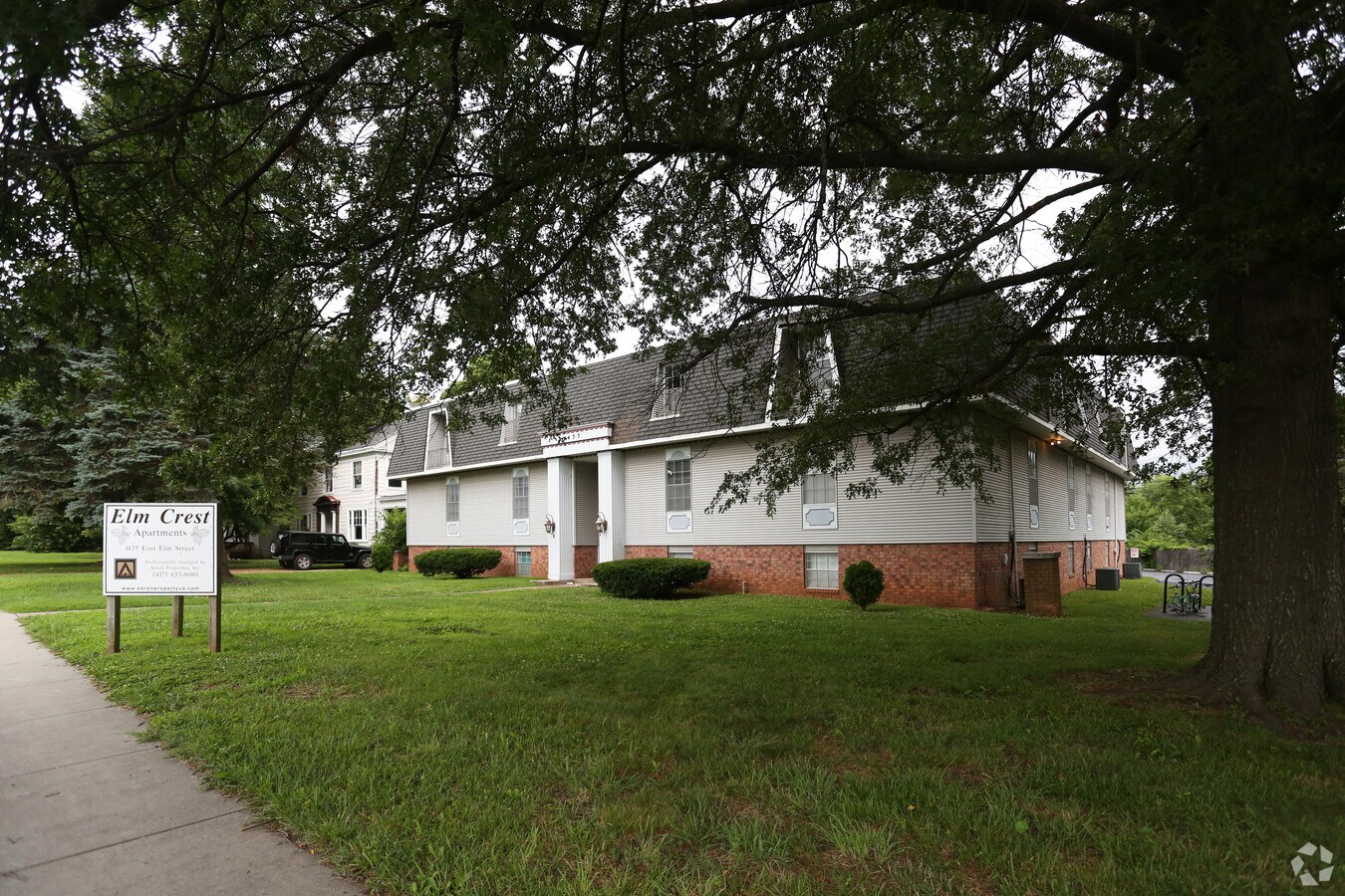 Elm Crest - 1435 E. Elm - Elm Crest - 1435 E. Elm