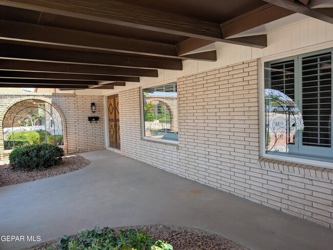 Photo - 612 Somerset Dr