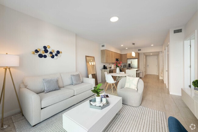 Building Photo - 275 NE 35th St Rental