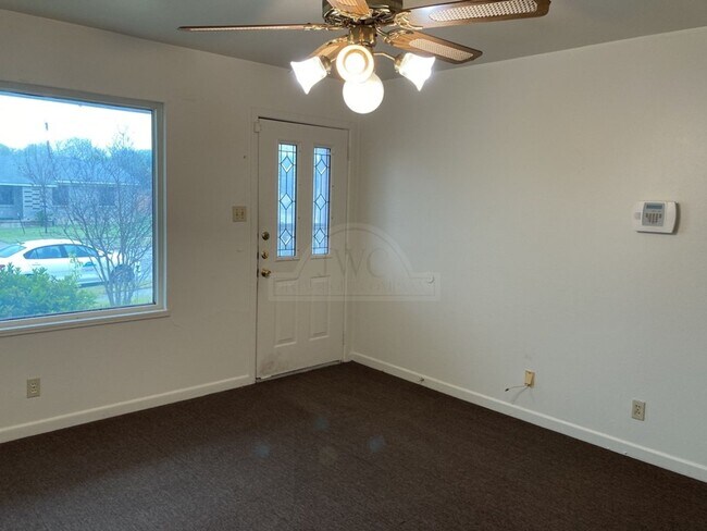 Photo - 310 Prather Dr