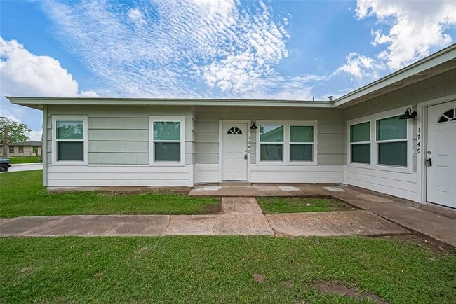 Building Photo - 1739 W 5th St Rental