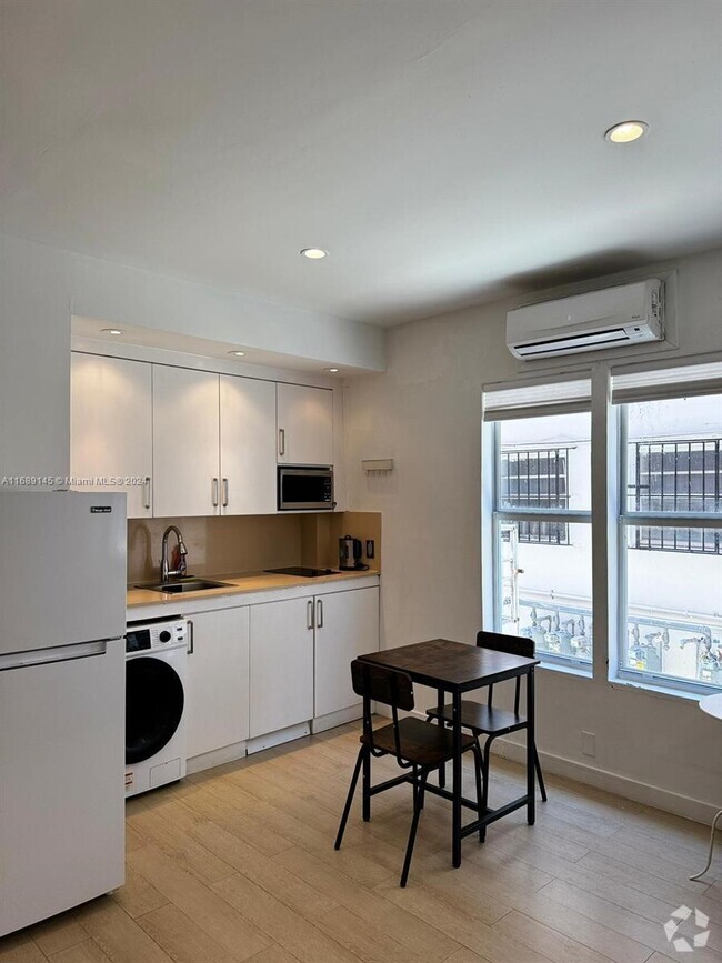 Building Photo - 642 Michigan Ave Unit 6 Rental