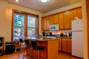 1500 W Polk Apt 1M - Kitchen/Living Room