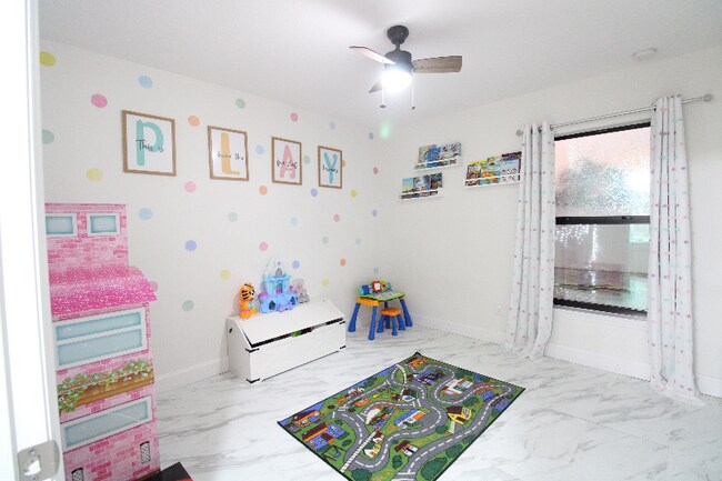 Photo - 600 Swallowtail Dr