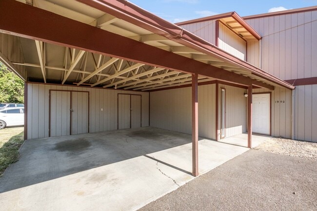 Photo - Beautiful 4 Bed, 2 Bath Townhouse with Lots of Closet Space and Laundry In Unit! Unit 415-01-1950